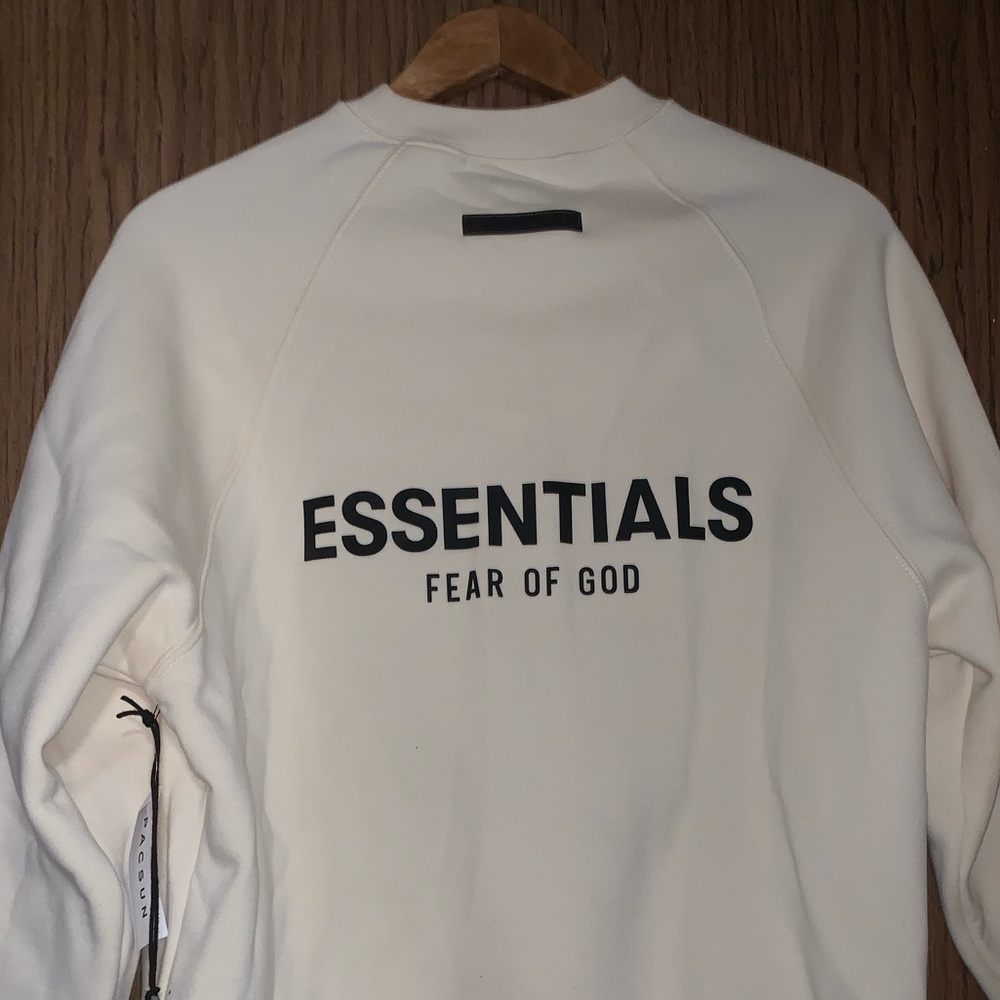 Fear of God Essentials Cream Crewneck 2021 - Picture 3 of 6